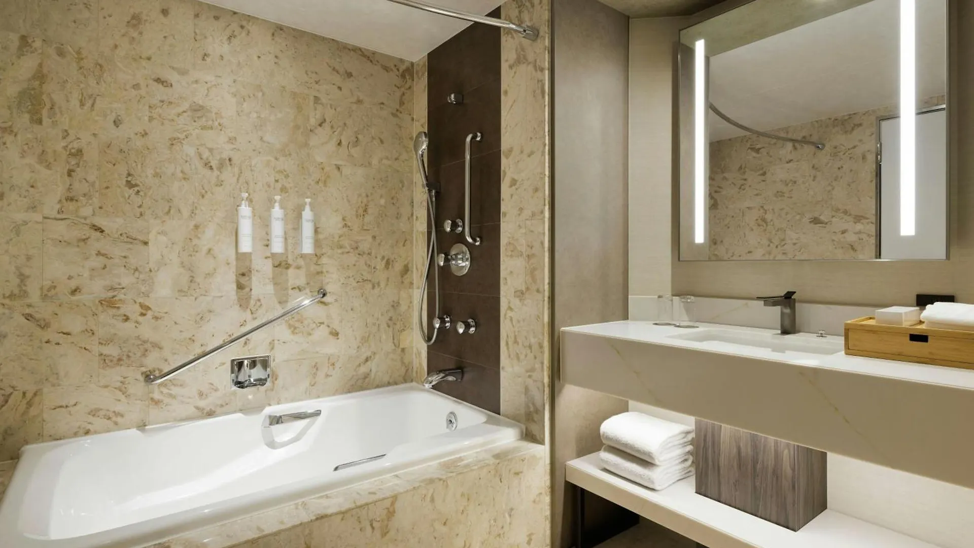 Courtyard by Marriott Tokyo Ginza Hotel