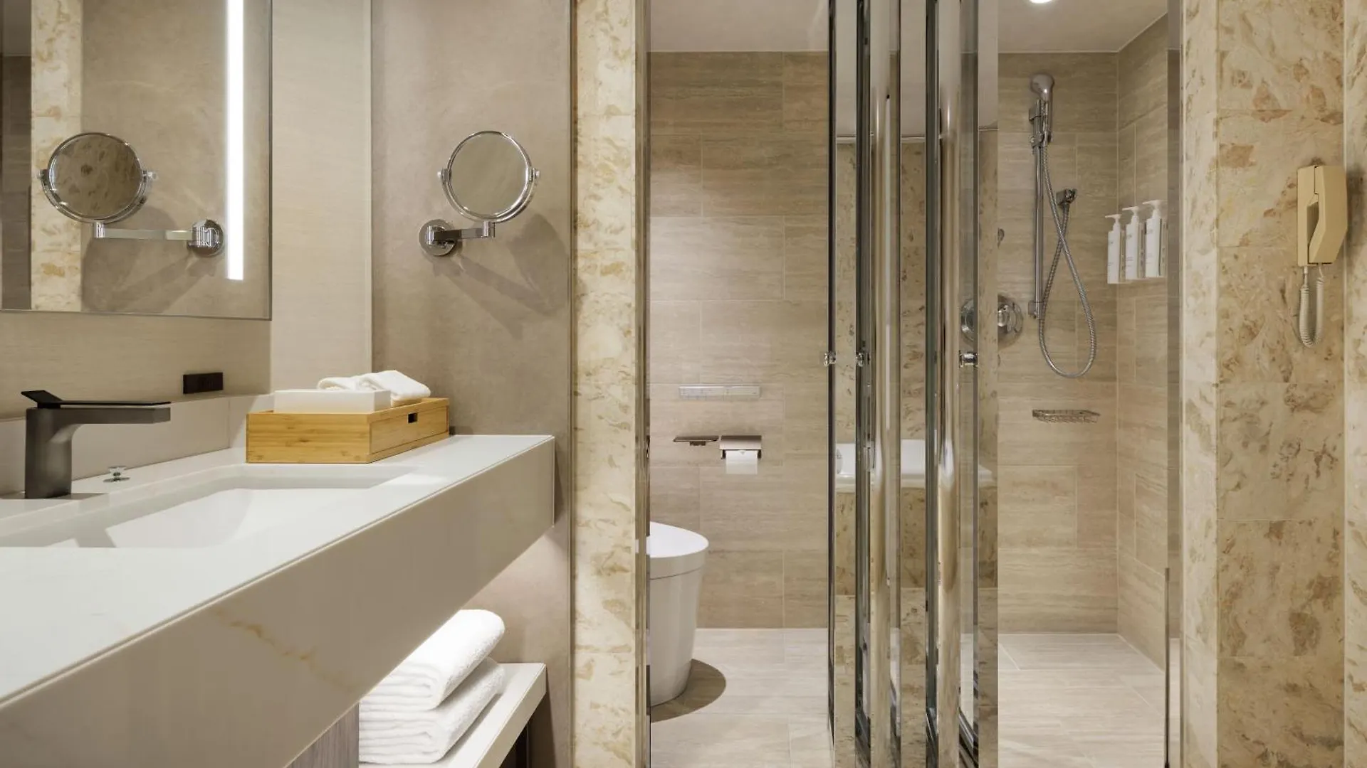Courtyard By Marriott Tokyo Ginza Hotel