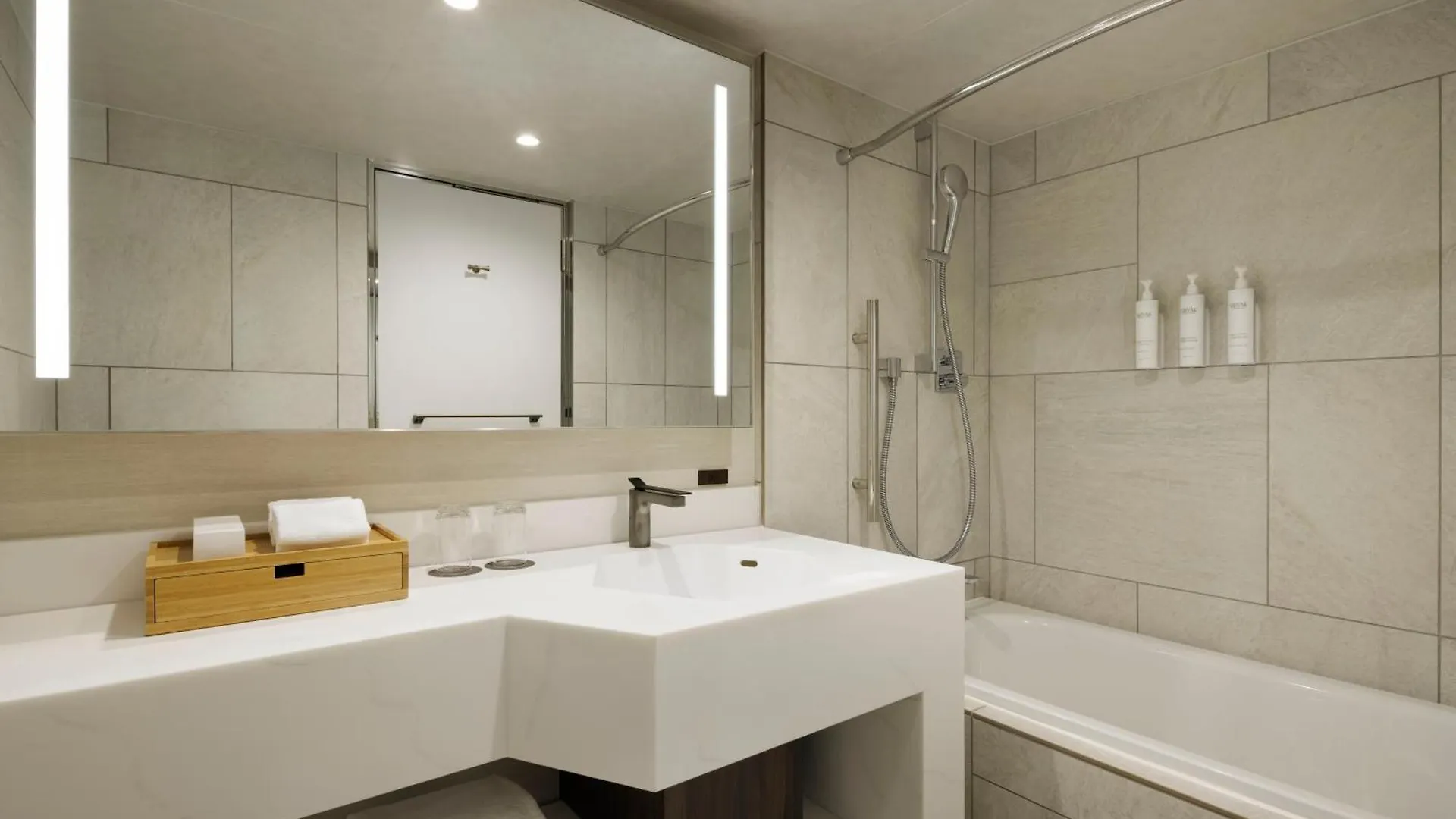 Courtyard By Marriott Tokyo Ginza Hotel
