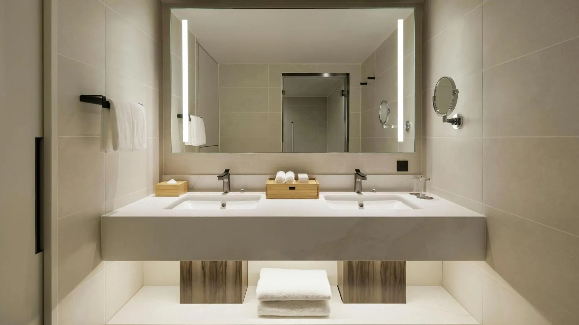 Courtyard By Marriott Tokyo Ginza Hotel